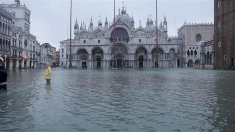 Italy: Venice's St Mark's Square submerged after new flood barrier system not activated | Video ...