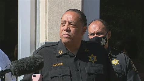 Wayne County Sheriff Benny Napoleon tests positive for COVID-19 | FOX 2 ...