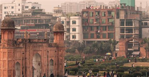 Tourists Standing by Lalbagh Fort · Free Stock Photo