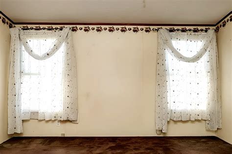 Mobile Home Window Treatments: Curtains, Blinds, and Shades