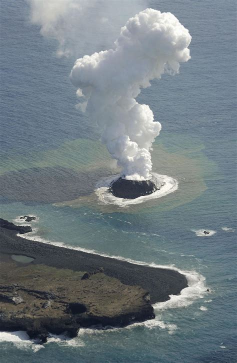 Japan: Huge Volcanic Eruption Triggers Creation of New Island in Pacific Ocean