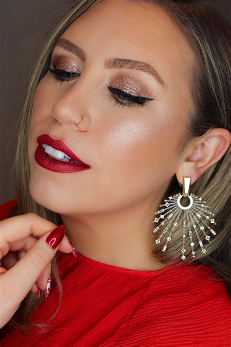 Holiday Makeup Monday Tutorial: Glimmer Eyes & Red Lips - living after ...