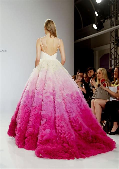 Christian Siriano, Glamorous Evening Gowns, Evening Dresses, Fashion Show, Girl Fashion, Moda ...