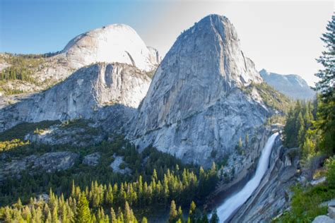 The Mist Trail: Hike Through Yosemite’s Iconic Waterfalls – OKIENOMADS