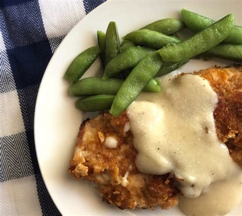 Country Fried Chicken with Creamy Gravy - Meal Planning Mommies