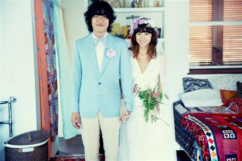 Lee Hyori releases wedding photographs