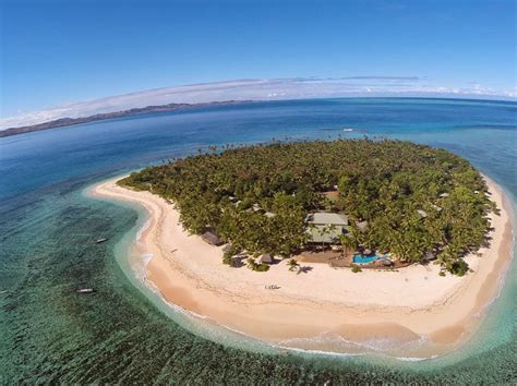 Falling in Love with the Heart Shaped Island: Tavarua Island Resort – Seea