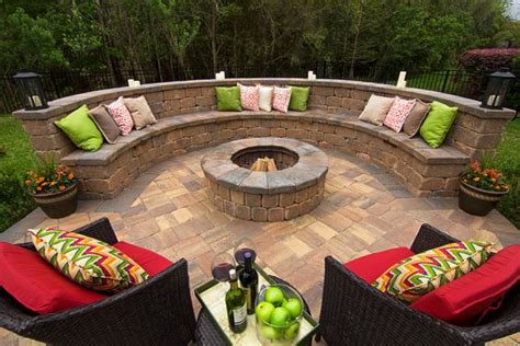 Marvelous Outdoor Seating Areas With Fire Pits That Will Amaze You