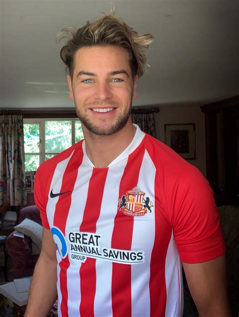 Chris Hughes on Twitter: "The best shirt we’ve had in years 🔴⚪️ # ...