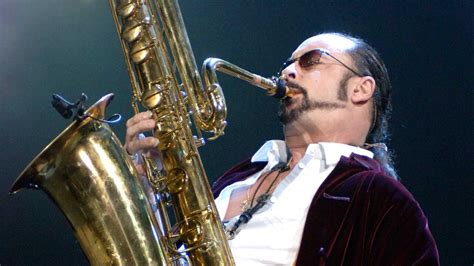 15 Best Saxophone Players of All Time - Singersroom.com