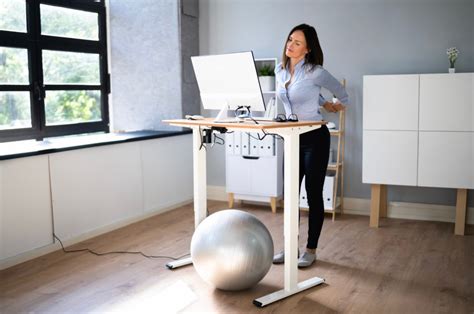 Standing desk benefits: Do they really stand up? – Functional Patterns