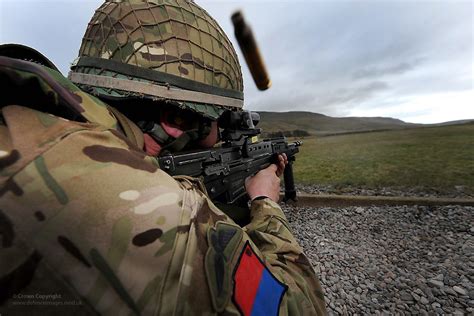 British Army Soldier Firing SA80 on a Practice Range | Flickr