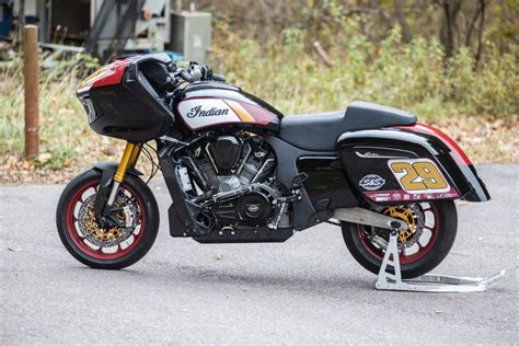 Custom Indian Challenger x S&S Cycle Race Bike Revealed - King of the Baggers Race - The V-Twin Blog