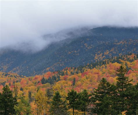 New Hampshire Fall Foliage- 12 Top Spots for NH Fall Color