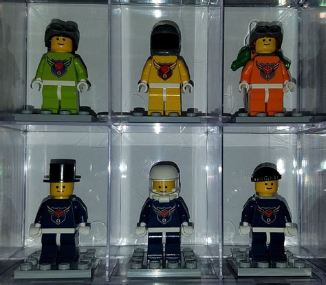 Lego Master Builder Minifigures are pretty hard to find - Minifigure Price Guide