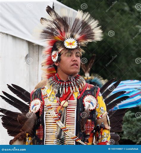 Young Aboriginal Man in Traditional Dress Editorial Photography - Image of young, entertaining ...