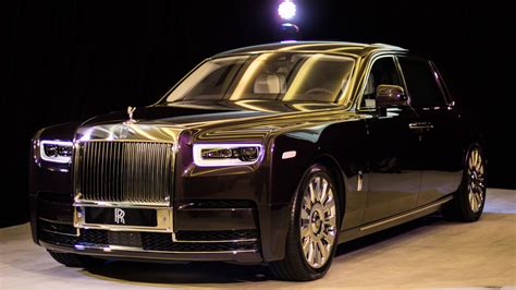 The new Rolls-Royce Phantom Extended Wheelbase - Driving Opulence - AutoBuzz.my