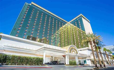 Golden Nugget Hotel in Las Vegas - Book Hotel Packages | Deals