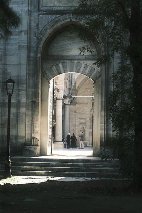 Arch in the Suleymaniye Mosque · Free Stock Photo