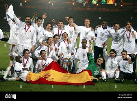 Real madrid 2002 champions league hi-res stock photography and images - Alamy