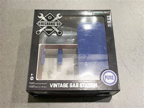 1:64 Greenlight Vintage Gas Station (PURE) Diorama (For diecast cars), Hobbies & Toys, Toys ...