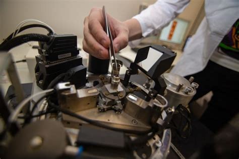 Magnetic Force Microscope [IMAGE] | EurekAlert! Science News Releases