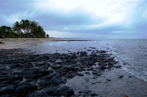 Pantai Batu Hitam, Kuantan | The place is called Pantai Batu… | Flickr