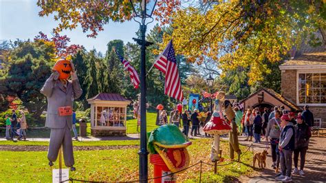 OCTOBERFEAST AND SCARECROWS IN PEDDLER'S VILLAGE: OCTOBER 15, 2023 - Wade Tours Bus Tours