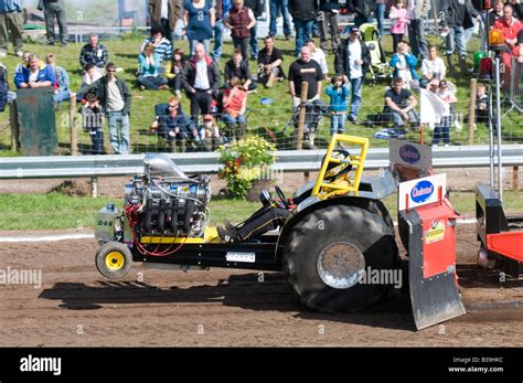 mini tractor puller pulling v8 engine Stock Photo - Alamy