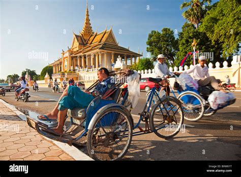 Royal Palace, Phnom Penh, Cambodia Stock Photo - Alamy