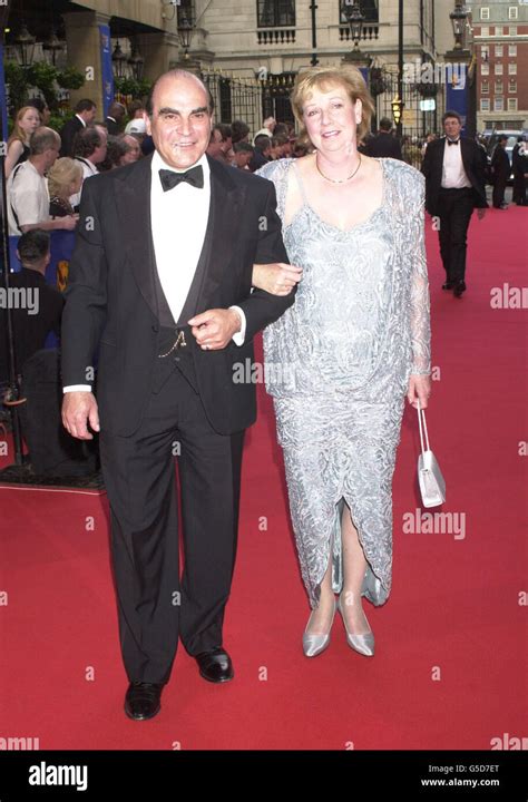 L'acteur David Suchet et sa femme Sheila arrivent aux British Academy ...