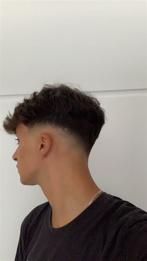 Pin by Polarzin on Salvamentos rápidos in 2023 | Mens haircuts fade, Mid fade haircut, Faded hair