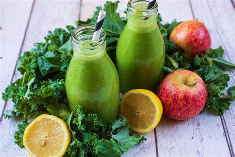 Kale Smoothie - Hungry Healthy Happy