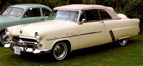 File:1952 Ford 76B Crestline Sunliner Convertible Coupe KHO996.jpg