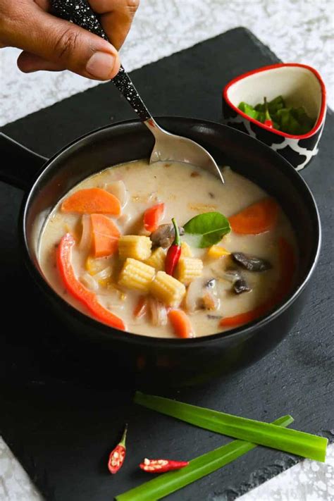 Tom Kha Soup Recipe (Vegan Thai Coconut Soup) – Masalachilli