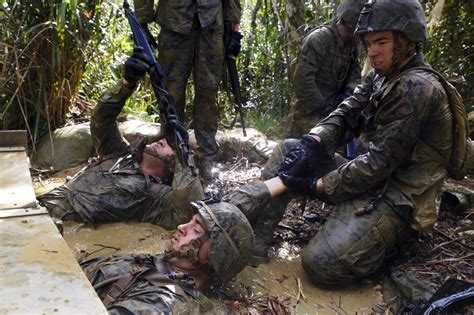 US Marines training: Tactical Driving and Shooting Course! (AMAZING VIDEO) | protothemanews.com