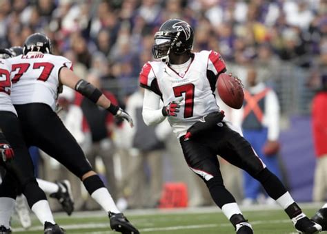 Michael Vick Returns: Atlanta Falcons Icon To Play In New League ...