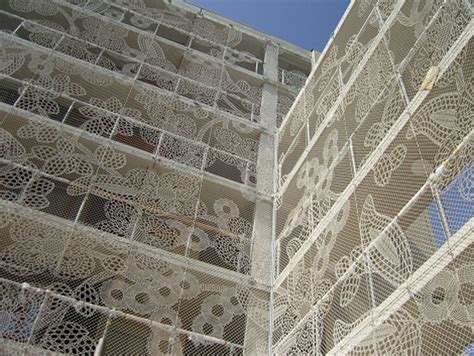 If It's Hip, It's Here (Archives): Turning Chain Link Fencing Into Art. Lace Fences By Demakersvan.