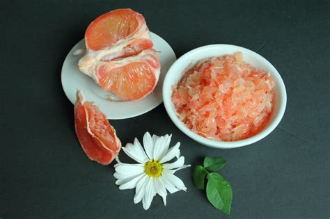 How To Peel a Pomelo