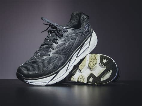 Maximal cushioning in a lightweight shoe: The Hoka One One Clifton 3 - Canadian Running Magazine