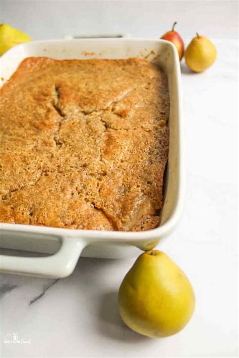 Easy Spiced Pear Cobbler - BeeyondCereal