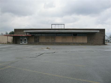 Abandoned ACME Woodstown NJ | Old Acme Rte. 40 near Woodstow… | Flickr