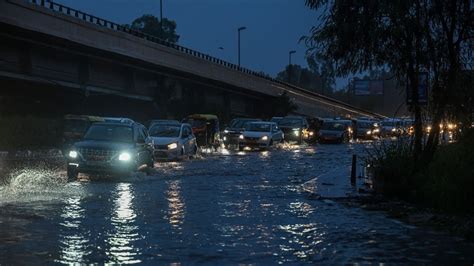 Amid Delhi flood, rain lashes parts of city and NCR; causes traffic ...