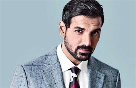 John Abraham Hairstyle With a Bold Look - Men Hairstyles Hub | John abraham, Mens hairstyles ...