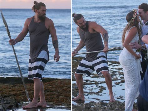 Jason Momoa Plays With Trident on a Beach in Hawaii, Photobombs Newlyweds | TMZ.com