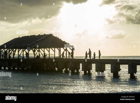 Hanalei Bay, Hanalei Pier, Hawaii, Kauai, sunset Stock Photo - Alamy