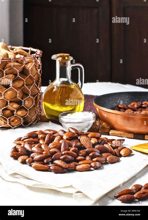 roasted salted almonds Stock Photo - Alamy