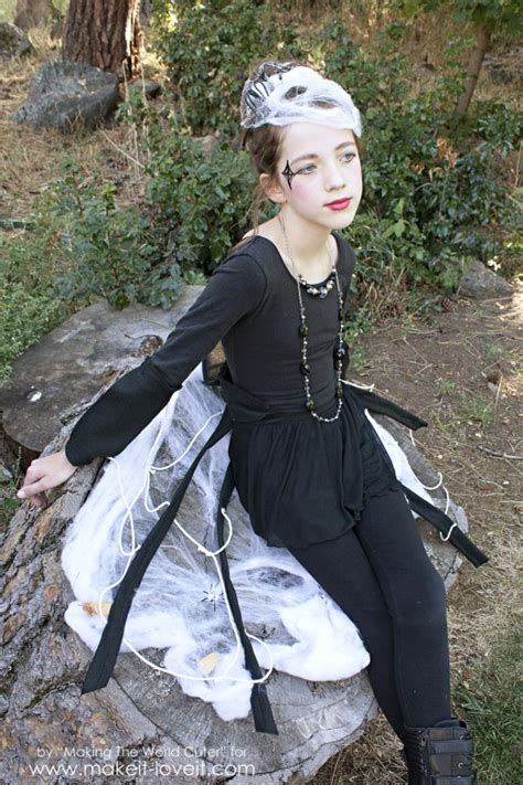 DIY Spider Costume for Tweens/Teens (or any age, really!)