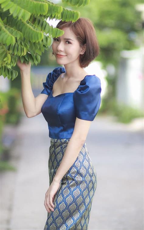 Pin on แบบ | Myanmar dress design, Women dresses classy, Traditional ...