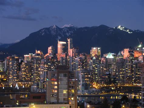 Downtown Vancouver Skyline & Grouse Mountain Lights at Nig… | Flickr